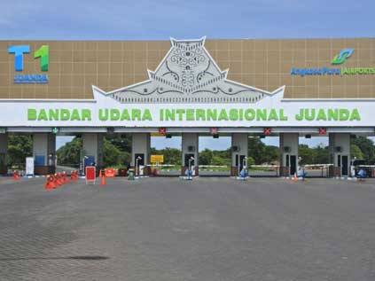 dekat bandara juanda